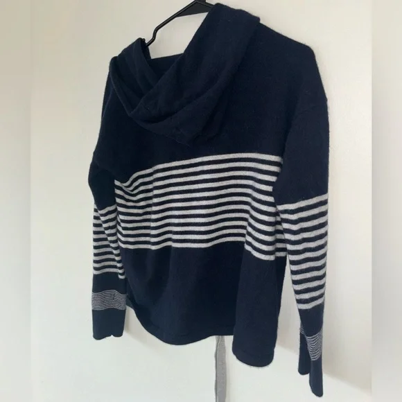 Vineyard Vines Navy Blue & White Stripe Hooded Wool Cashmere Sweater Size Small - Picture 6 of 12